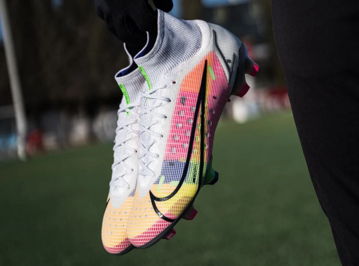post card Loja de futebol online - Futbol Emotion PT - Blogs de futebol - Mercurial 21 VS adidas X ghosted - 1.webp
